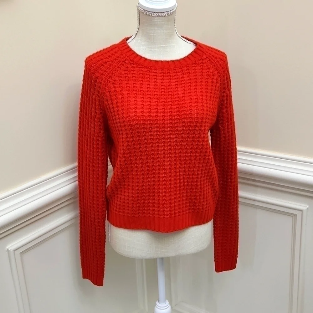 𝅺FOREVER 21 Sweater - Picture 2 of 5
